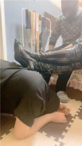 【佳琪女王】夫妻主长靴踩虐绿帽_绳艺库视频下载