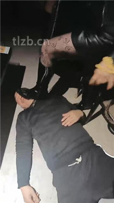 图片[2]-乐爷】KTV聚会公开处刑-长靴踩虐踢踹