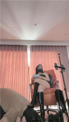 图片[3]-冷颜】长靴踩狗头/头顶鞋子/鞭打/高跟玉足恋足调