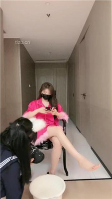 【美美子】牛奶浴足舌头保养/混合升水洗脚水强制喝到饱_绳艺库视频下载