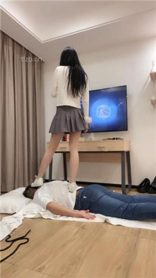 图片[2]-陈甜女帝】精神小妹S-小白鞋全体重蹦迪