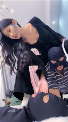 图片[5]-麋鹿银儿】素人模特S-艺术虐三奴-骑马踩踏/鞭打/白袜捂脸/提档