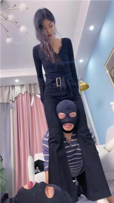 图片[6]-麋鹿银儿】素人模特S-艺术虐三奴-骑马踩踏/鞭打/白袜捂脸/提档