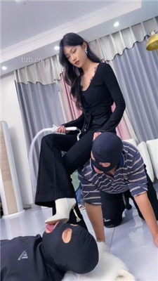 图片[9]-麋鹿银儿】素人模特S-艺术虐三奴-骑马踩踏/鞭打/白袜捂脸/提档