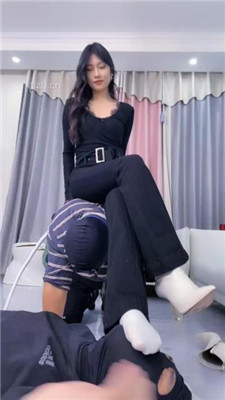 图片[16]-麋鹿银儿】素人模特S-艺术虐三奴-骑马踩踏/鞭打/白袜捂脸/提档