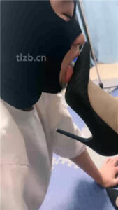 【木子大大】狗儿子舔主人的脏鞋底_绳艺库视频下载