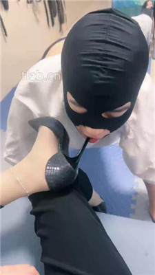 图片[2]-木子大大】狗儿子舔主人的脏鞋底