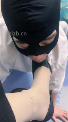 图片[3]-木子大大】狗儿子舔主人的脏鞋底