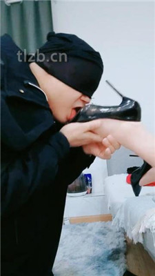 【慧子姐姐】高跟裸足恋足舔_绳艺库视频下载