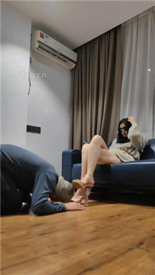 图片[10]-PeiPei】散鞭抽打/人肉座椅/长靴踩虐/品尝裸足脚趾