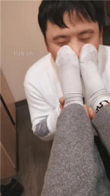 【梦熙】和男友逛街后让绿帽舔鞋袜_绳艺库视频下载