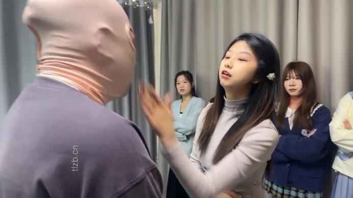 图片[3]-狗哥】强推-七素人女神重度艺术玩狗