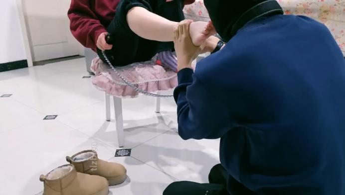 图片[2]-雪梨梨】棉袜裸足恋足狂舔