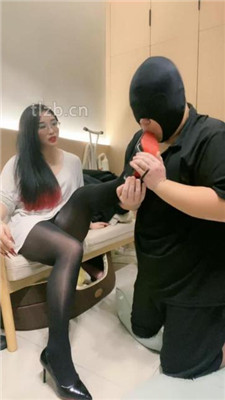 图片[4]-小羊】黑丝脚踩踏/抽耳光/掐脖掐乳