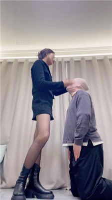 【大一诗诗】短靴黑丝白袜_绳艺库视频下载