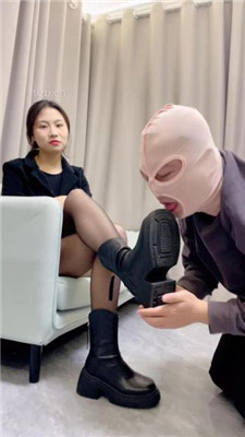 图片[5]-大一诗诗】短靴黑丝白袜-虐废绿帽奴