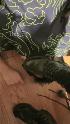 图片[8]-柒柒学姐】闻丝袜/清理脏长靴/碾压踩狗头