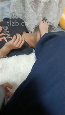 图片[5]-酱酱果】白袜裸足踩脚垫