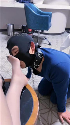 图片[3]-陈莹斯】御姐范-头顶鞋子/揪耳朵/嘴叼白袜