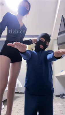 图片[15]-陈莹斯】御姐范-头顶鞋子/揪耳朵/嘴叼白袜