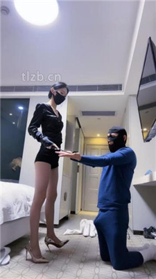 图片[16]-陈莹斯】御姐范-头顶鞋子/揪耳朵/嘴叼白袜