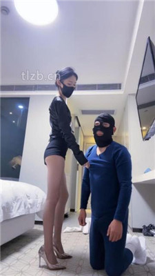 图片[19]-陈莹斯】御姐范-头顶鞋子/揪耳朵/嘴叼白袜