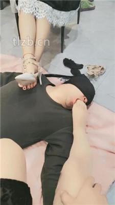 图片[4]-琦琦】和闺蜜一起调贱奴-赏赐圣水双视角版】