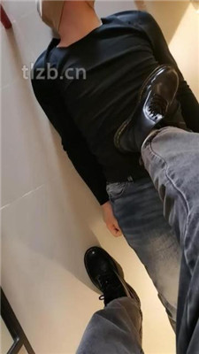 图片[6]-Welldoer】头顶鞋子/长靴白袜各种踩踏/清理脏鞋底