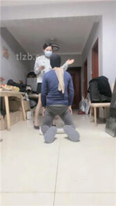 【小原妈妈】提档/高跟踩踏/肉丝脚狂舔_绳艺库视频下载