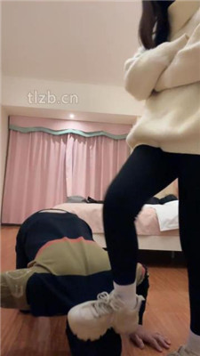 【琳儿】运动鞋白袜全体重踩/插嘴/伺候沐足_绳艺库视频下载