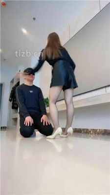 【魅儿】高跟踩虐_绳艺库视频下载