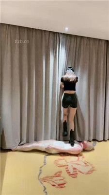 图片[19]-美娜格格】死亡游戏-保鲜膜包裹/马丁靴踩踏/花样窒息