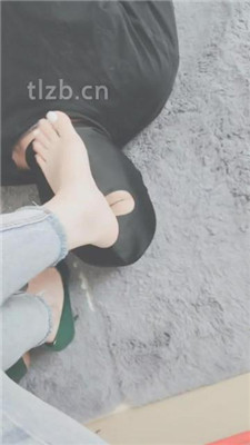 图片[3]-云儿】近距离品尝主人裸足