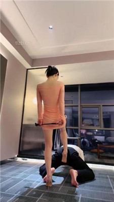 图片[3]-简一】高跟美腿踩虐/鞭打/吐口水/耳光/鞋插嘴