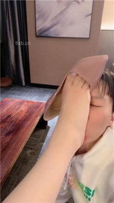 图片[15]-简一】高跟美腿踩虐/鞭打/吐口水/耳光/鞋插嘴