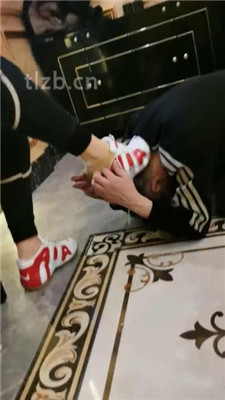 图片[12]-文文文】KTV开发双素人-舔脏鞋底/踢踹/碾压狗头/闻棉袜踩踏