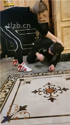 图片[18]-文文文】KTV开发双素人-舔脏鞋底/踢踹/碾压狗头/闻棉袜踩踏