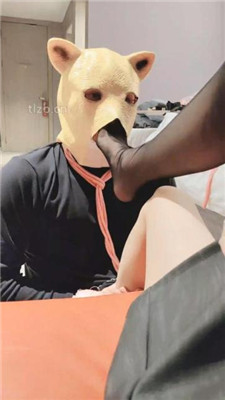 图片[18]-娜娜米】舔脏靴子玉足/脚踩喂食完整版】