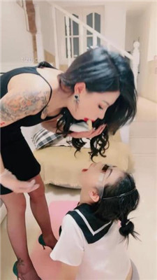 图片[15]-调教视频|雅痞猫叔 avatar 新用户会员用户      当前位置： 首  爱神】女慕-耳光闻臭靴/高跟踢裆/吃啤酒呕吐物