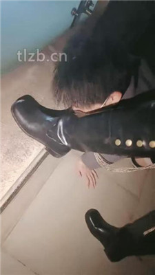 图片[2]-昭玥】深夜户外-牵狗链遛狗爬行-骑马转胯-踩踏