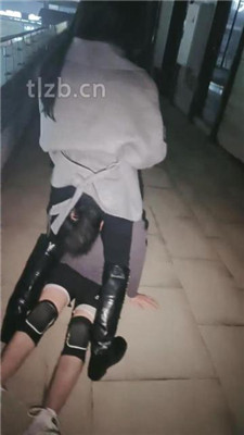 图片[9]-昭玥】深夜户外-牵狗链遛狗爬行-骑马转胯-踩踏