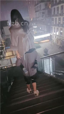 图片[20]-昭玥】深夜户外-牵狗链遛狗爬行-骑马转胯-踩踏