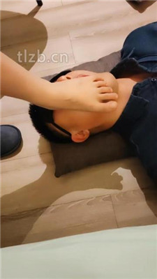 图片[9]-情侣念主】胯下辱/揪耳朵/雪地靴白袜跪舔