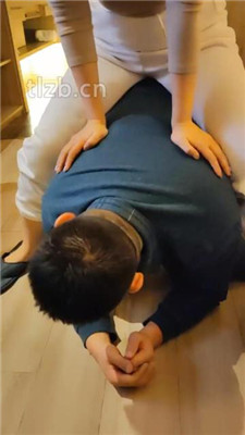 图片[7]-情侣念主】胯下辱/揪耳朵/雪地靴白袜跪舔