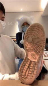 【超级咚咚】运动鞋原味jio强制气味辱_绳艺库视频下载