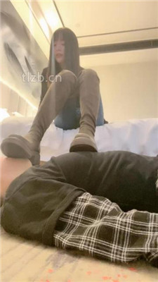 【小欲魔王】长靴全体重踩踏/鞭打/滴蜡/人肉坐垫_绳艺库视频下载