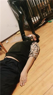 图片[5]-诗琪】骨头口塞/长靴踩虐/鞭打腿绞双视角版】