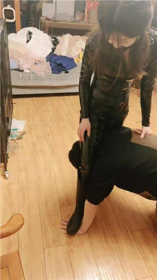 图片[8]-诗琪】骨头口塞/长靴踩虐/鞭打腿绞双视角版】