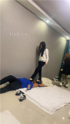 图片[7]-精神小妹】7女王调双奴-轮流全体重跳踩双视角版】