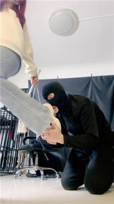 图片[5]-雯雯】跑步后原味鞋袜脚狂舔/插嘴